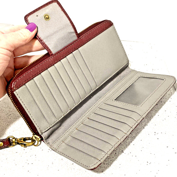 FOSSIL Madison Zipper Clutch Burgundy Red Pebbled Leather Wallet Wristlet Purse - Picture 4 of 10